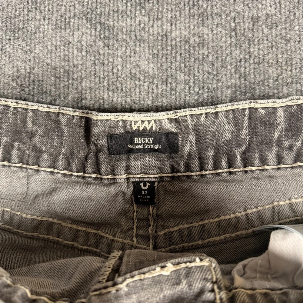 True Religion Ricky Relaxed Straight Gray Denim Shorts 32 Raw Hem Grunge